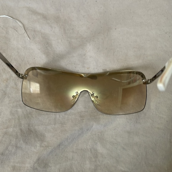 Sunglasses used - Picture 2 of 7
